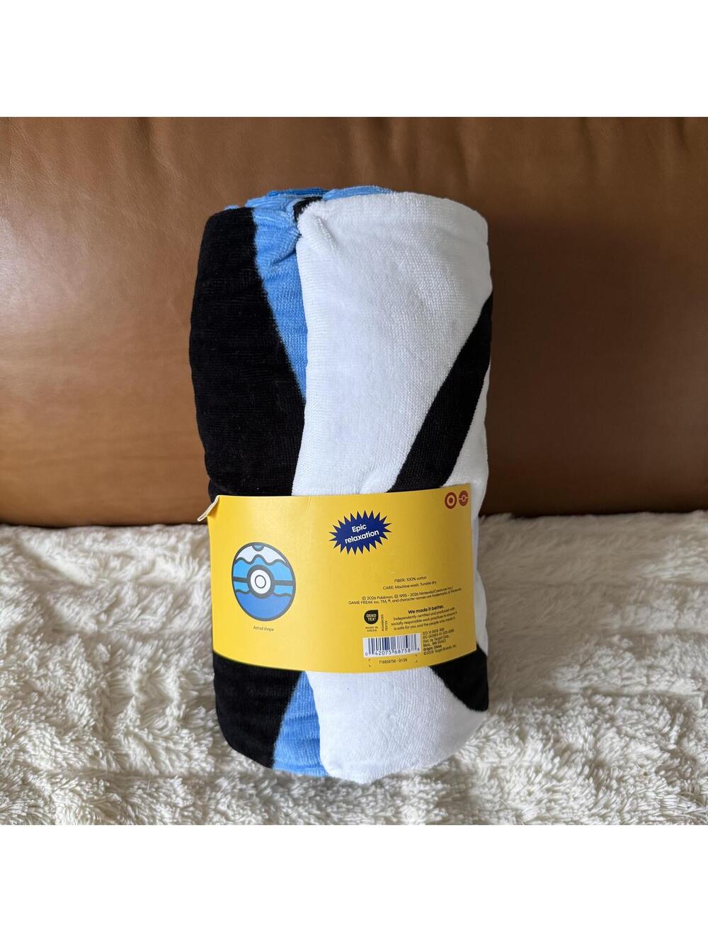 Pokémon x Target - Ultimate Beach Towel Dive Ball - 30th Anniversary